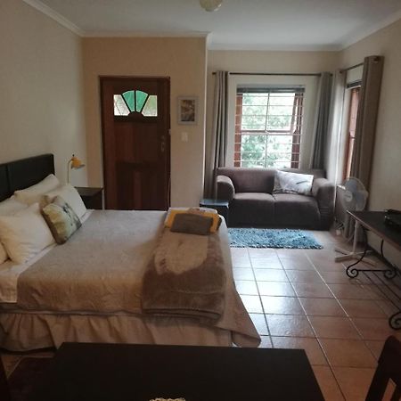 Rhodes Lodge Стелленбос Экстерьер фото