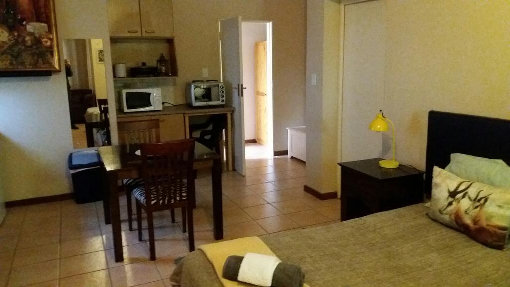 Rhodes Lodge Стелленбос Экстерьер фото